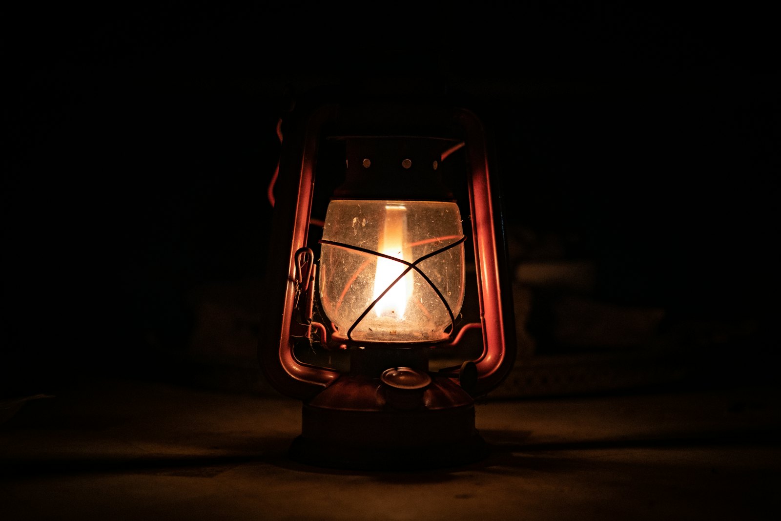 How to Get Through a Power Outage With Young Kids (Calmly)